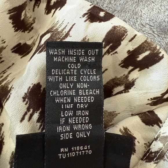 Lane Bryant V Neck Flutter Sleeve Animal Print Blouse - Picture 8 of 9